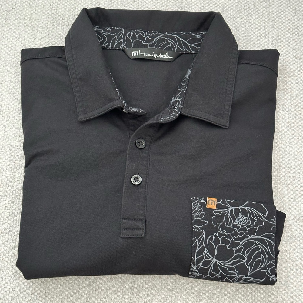 XL men’s Travis Matthew polo